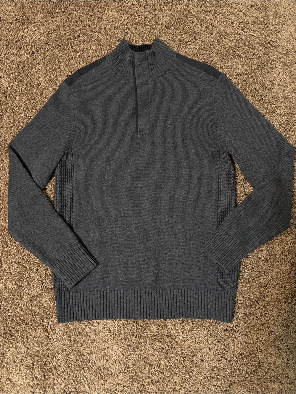 CALVIN KLEIN Sweater Quarter Zip Men’s M
Mock Neck Preppy Elevated Quiet Luxury